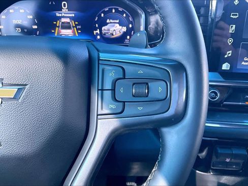 Used 2025 Chevrolet Silverado 1500 High Country w/ High Country Premium Package AWD/4WD image 25