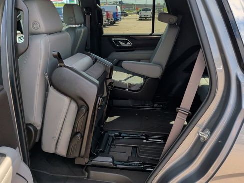 Used 2022 Chevrolet Tahoe LT w/ Luxury Package RWD image 39