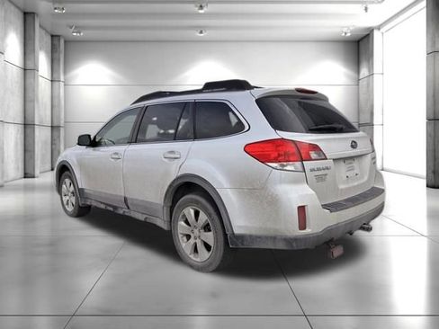Used 2010 Subaru Outback 3.6R Limited image 5