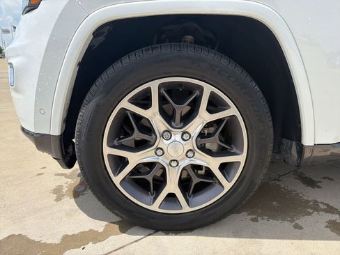 Used 2018 Jeep Grand Cherokee Limited RWD image 10