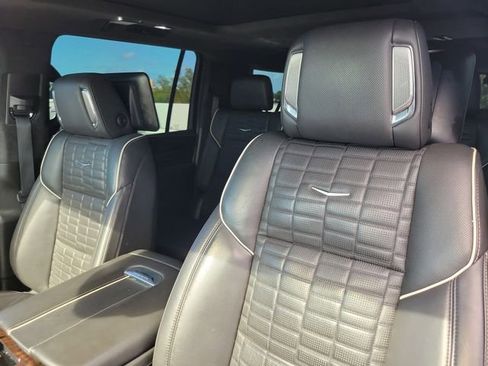 Used 2023 Cadillac Escalade ESV Sport Platinum AWD/4WD image 23