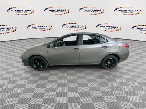 Used 2018 Toyota Corolla SE FWD image 5