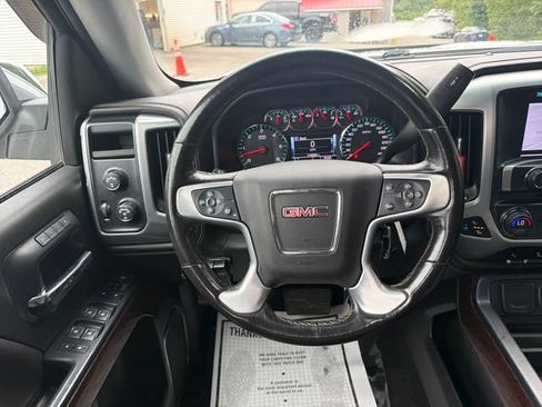 Used 2018 GMC Sierra 1500 SLT w/ SLT Preferred Package AWD/4WD image 16