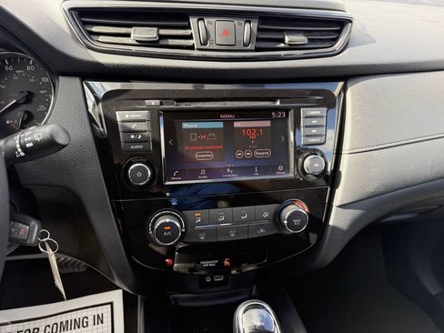 Used 2018 Nissan Rogue S AWD/4WD image 24