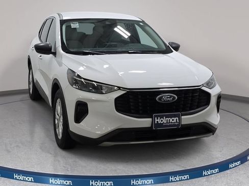 Certified 2023 Ford Escape Active FWD image 2