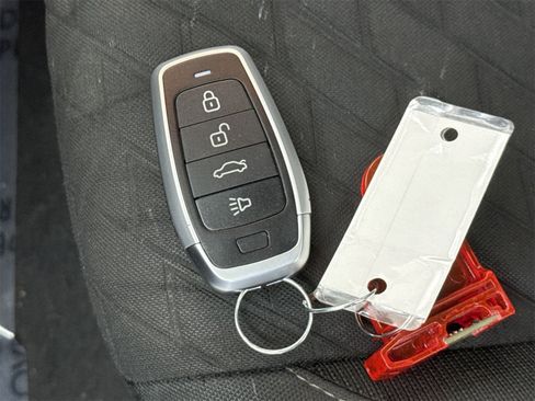 Used 2021 Nissan Kicks S image 48