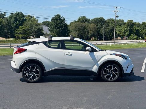 Used 2019 Toyota C-HR Limited FWD image 8