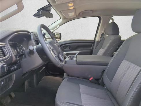 Used 2024 Nissan Titan SV RWD image 15