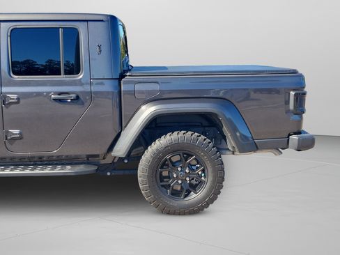 Used 2024 Jeep Gladiator Sport image 33