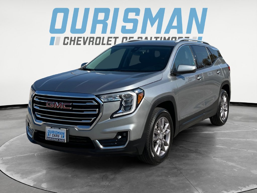 Used 2024 GMC Terrain SLT AWD/4WD image 2