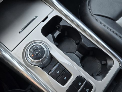 Certified 2022 Ford Explorer XLT w/ Equipment Group 202A image 15