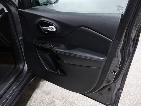 Certified 2023 Jeep Cherokee Altitude Lux image 26