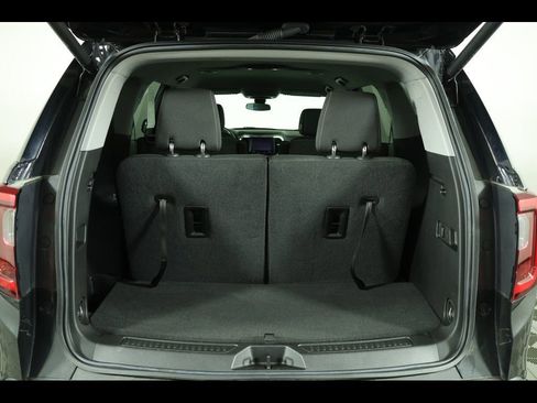 Used 2023 GMC Acadia SLE w/ Driver Convenience Package AWD/4WD image 13