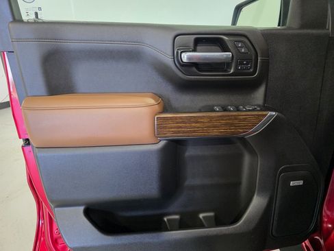 Used 2022 Chevrolet Silverado 1500 High Country w/ Z71 Off-Road Package image 15