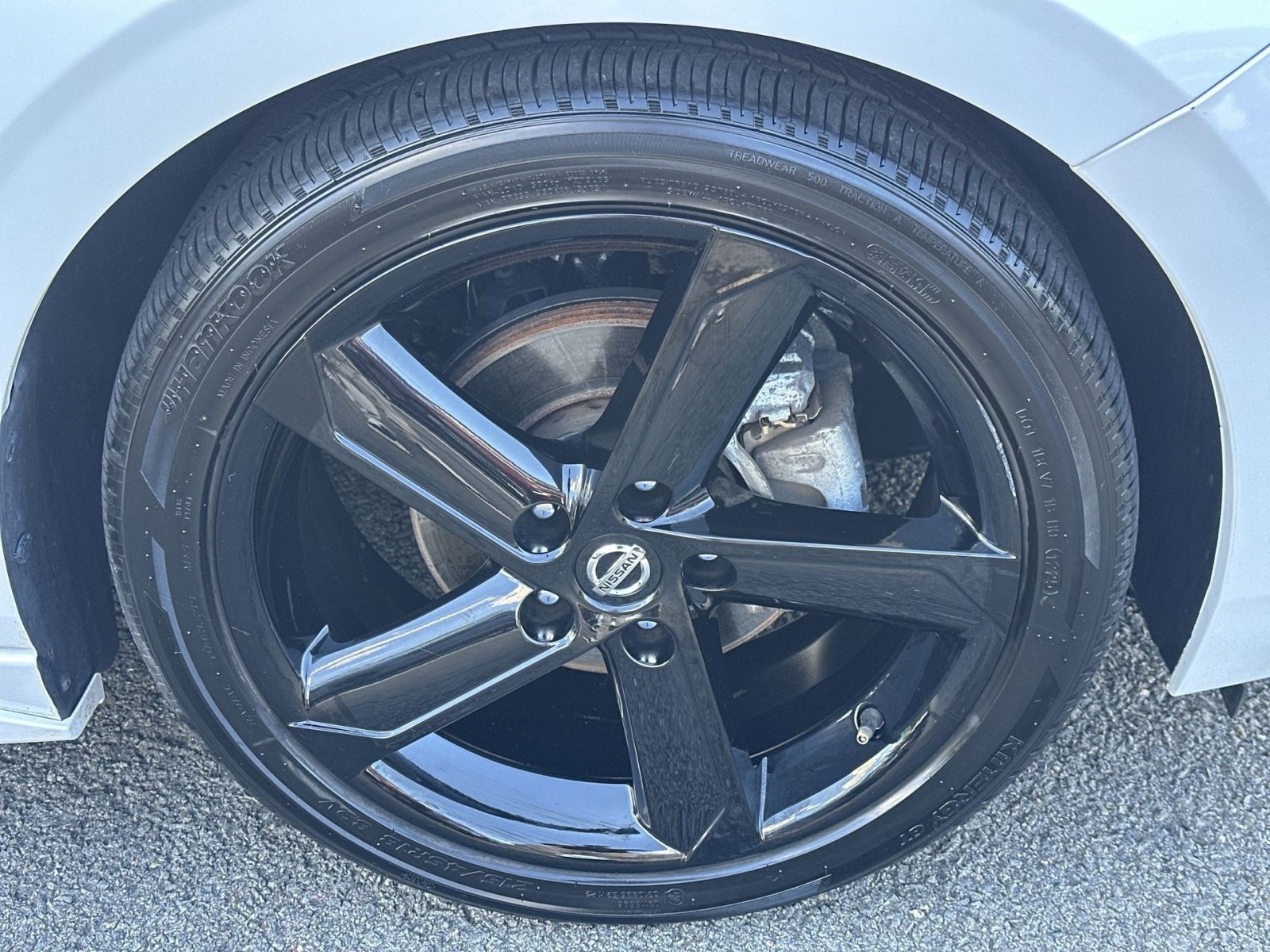 Used 2023 Nissan Sentra SR w/ SR Premium Package FWD image 13