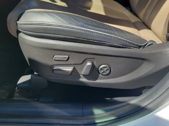 Used 2022 Hyundai Santa Fe Limited FWD image 11