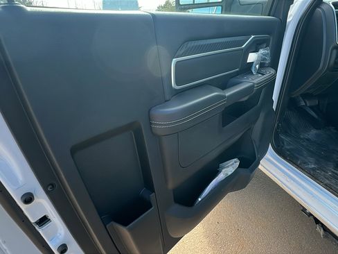 New 2025 RAM 5500 4x4 Regular Cab image 15