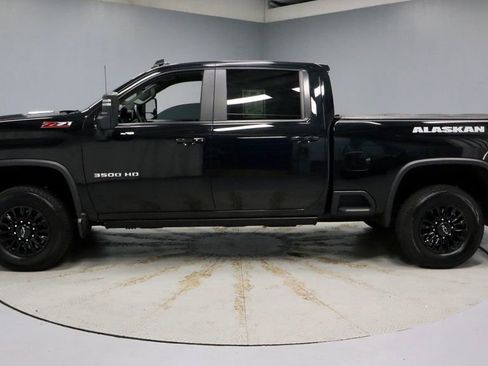 Used 2025 Chevrolet Silverado 3500 LT AWD/4WD image 9