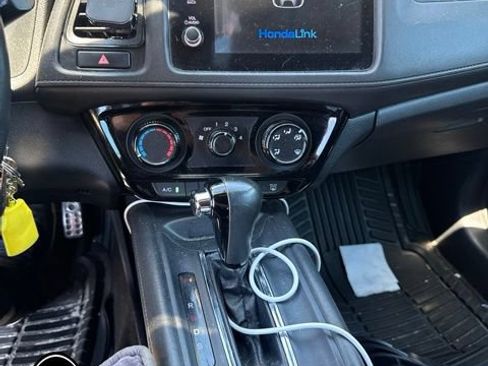 Used 2019 Honda HR-V Sport image 10