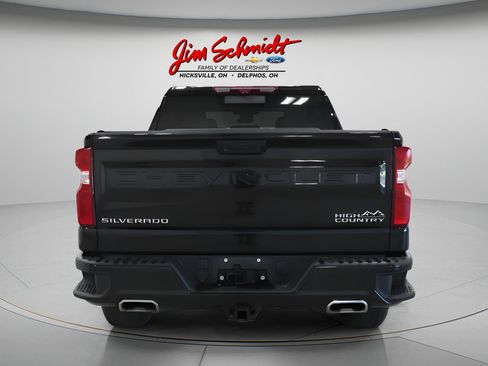 Used 2023 Chevrolet Silverado 1500 High Country w/ Technology Package AWD/4WD image 4