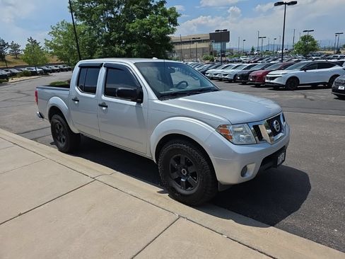 Used 2012 Nissan Frontier SV w/ SV Premium Utility Pkg AWD/4WD image 2
