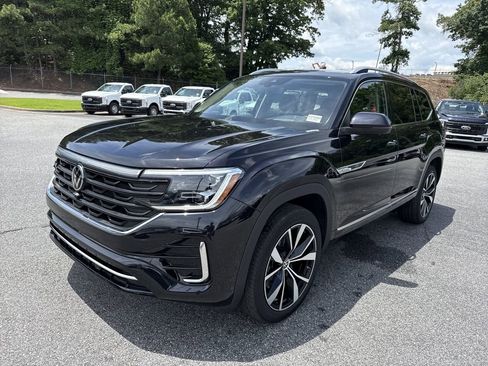 Used 2024 Volkswagen Atlas SEL Premium R-Line AWD/4WD image 4
