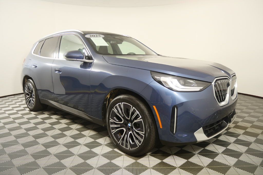 Used 2025 BMW X3 xDrive30i AWD/4WD image 2