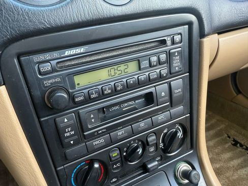 Used 1999 MAZDA MX-5 Miata image 28