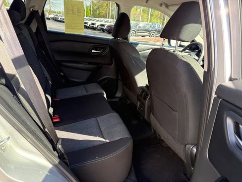 Used 2024 Nissan Rogue SV image 18