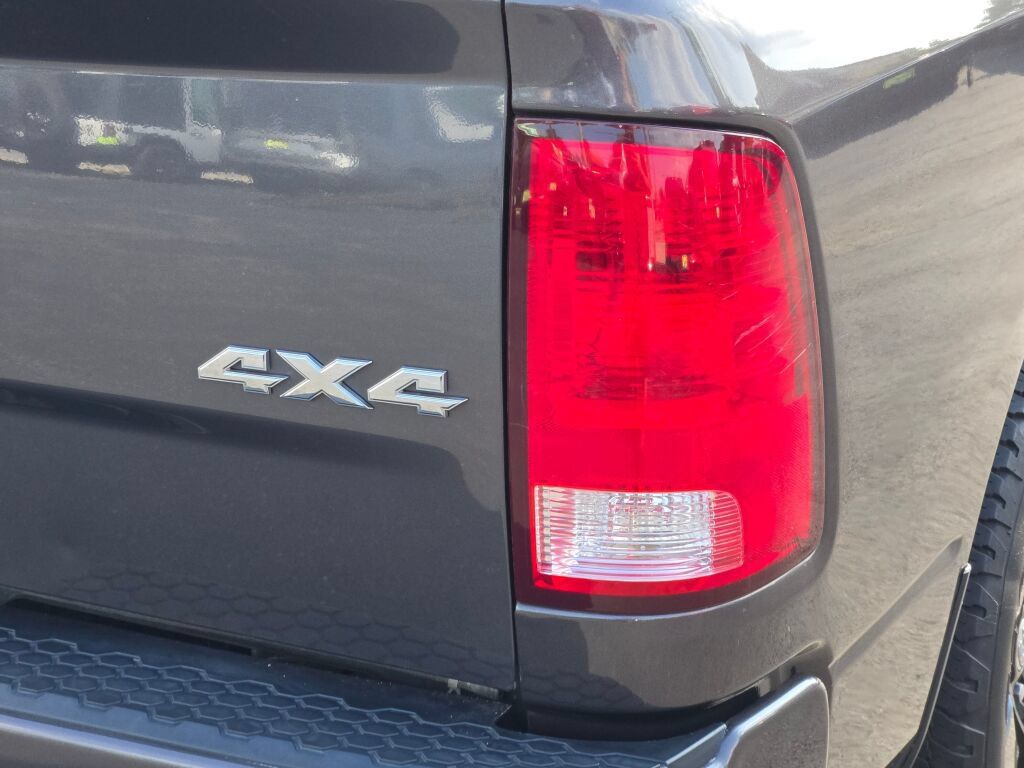 Certified 2018 RAM 1500 Express AWD/4WD image 13