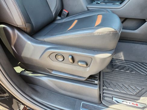 Used 2025 GMC Sierra 2500 AT4 w/ AT4 Premium Plus Package image 19