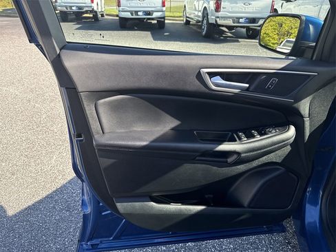 Used 2024 Ford Edge SEL image 10