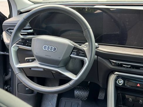 Used 2025 Audi Q5 Premium w/ Premium Plus AWD/4WD image 19