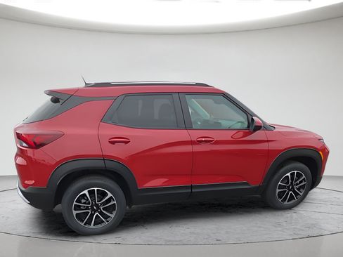 New 2026 Chevrolet TrailBlazer LT AWD/4WD image 2
