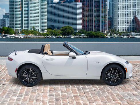 New 2026 MAZDA MX-5 Miata Sport RWD image 10