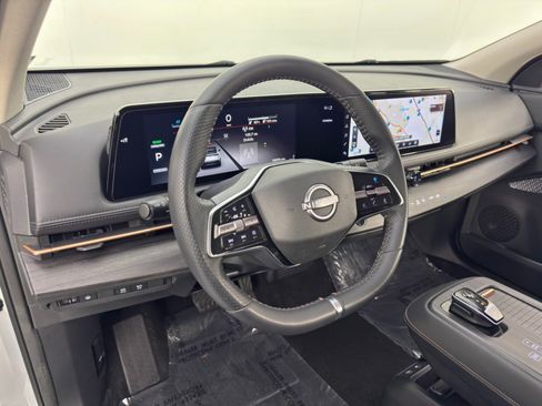 Used 2023 Nissan Ariya FWD image 12