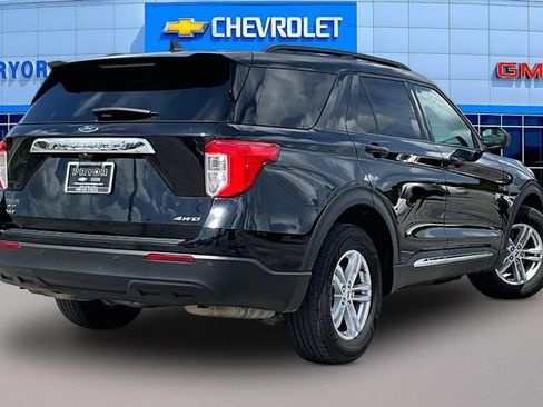 Used 2023 Ford Explorer XLT AWD/4WD image 5
