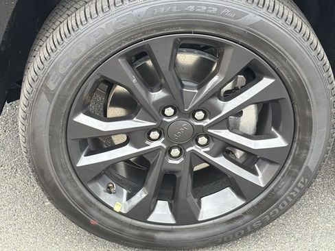 New 2026 Jeep Grand Cherokee L Limited AWD/4WD image 17