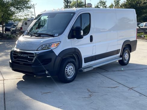 Used 2025 RAM ProMaster 2500 w/ U-Haul Equipment Group FWD image 4