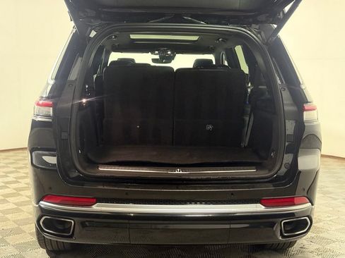 Used 2022 Jeep Grand Cherokee L Summit w/ Luxury Tech Group V AWD/4WD image 6