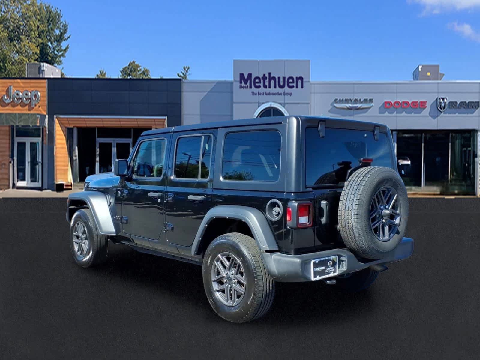 Used 2024 Jeep Wrangler Unlimited Sport AWD/4WD image 7