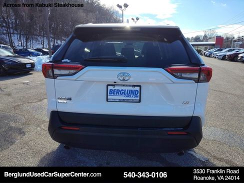 Used 2019 Toyota RAV4 LE image 5