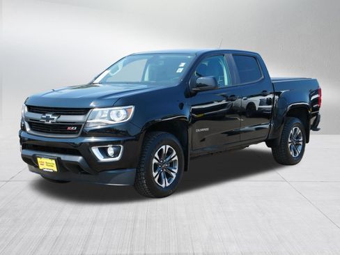 Used 2017 Chevrolet Colorado Z71 AWD/4WD image 3