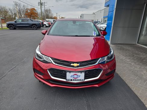 Certified 2018 Chevrolet Cruze LT w/ Convenience Package image 16