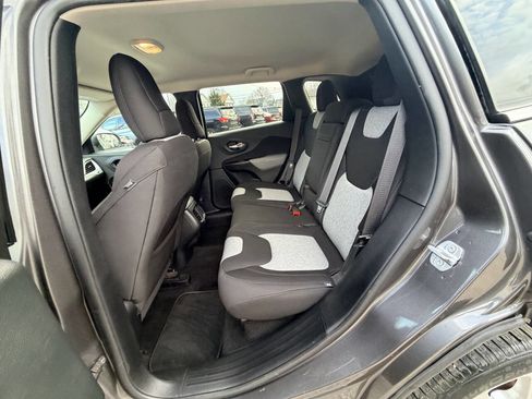 Used 2014 Jeep Cherokee Latitude image 48