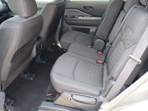 Used 2025 Nissan Pathfinder SV AWD/4WD image 5