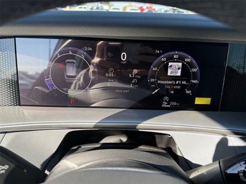 New 2026 Volkswagen Tiguan SE R-Line image 17