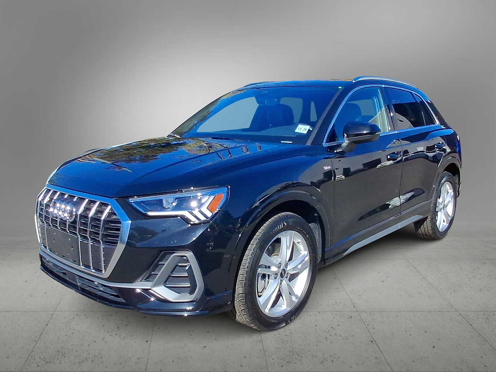 Used 2024 Audi Q3 2.0T Premium w/ Convenience Package AWD/4WD image 4