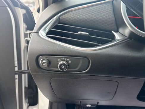 Used 2020 Chevrolet Malibu LT image 12