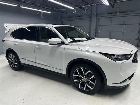 Used 2023 Acura MDX SH-AWD w/ Technology Package image 13